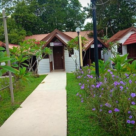 นูร์ อาร์ฟา ริเวอร์ ชาเลต์ Villa กัวลาตรังกานู ภายนอก รูปภาพ